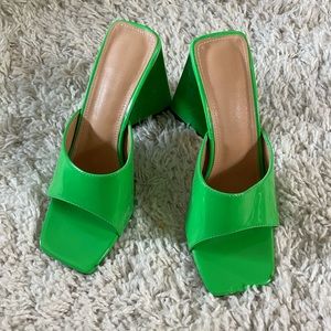Woman’s Size 9 Lime Green Heels